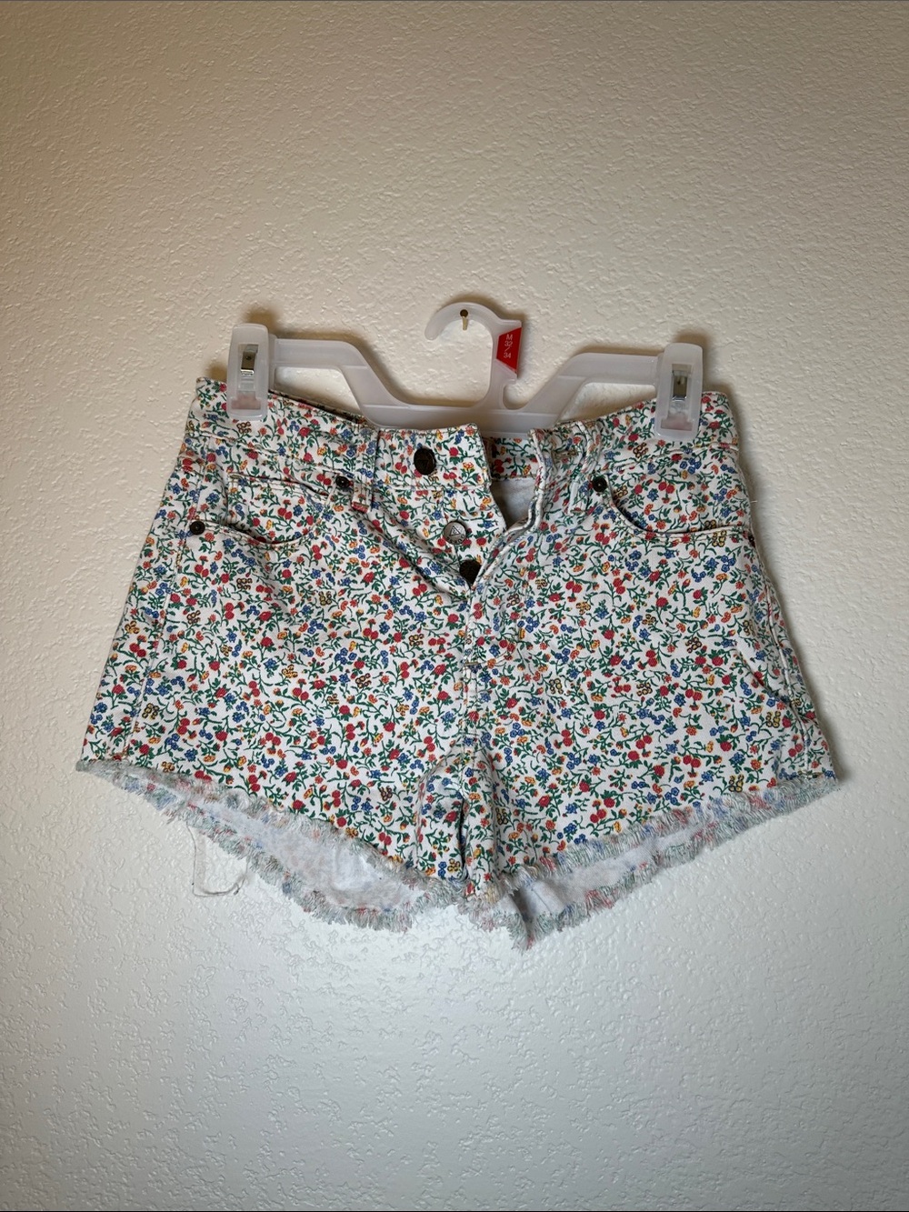 GUESS Floral Print High-Waist Denim Shorts - White Floral